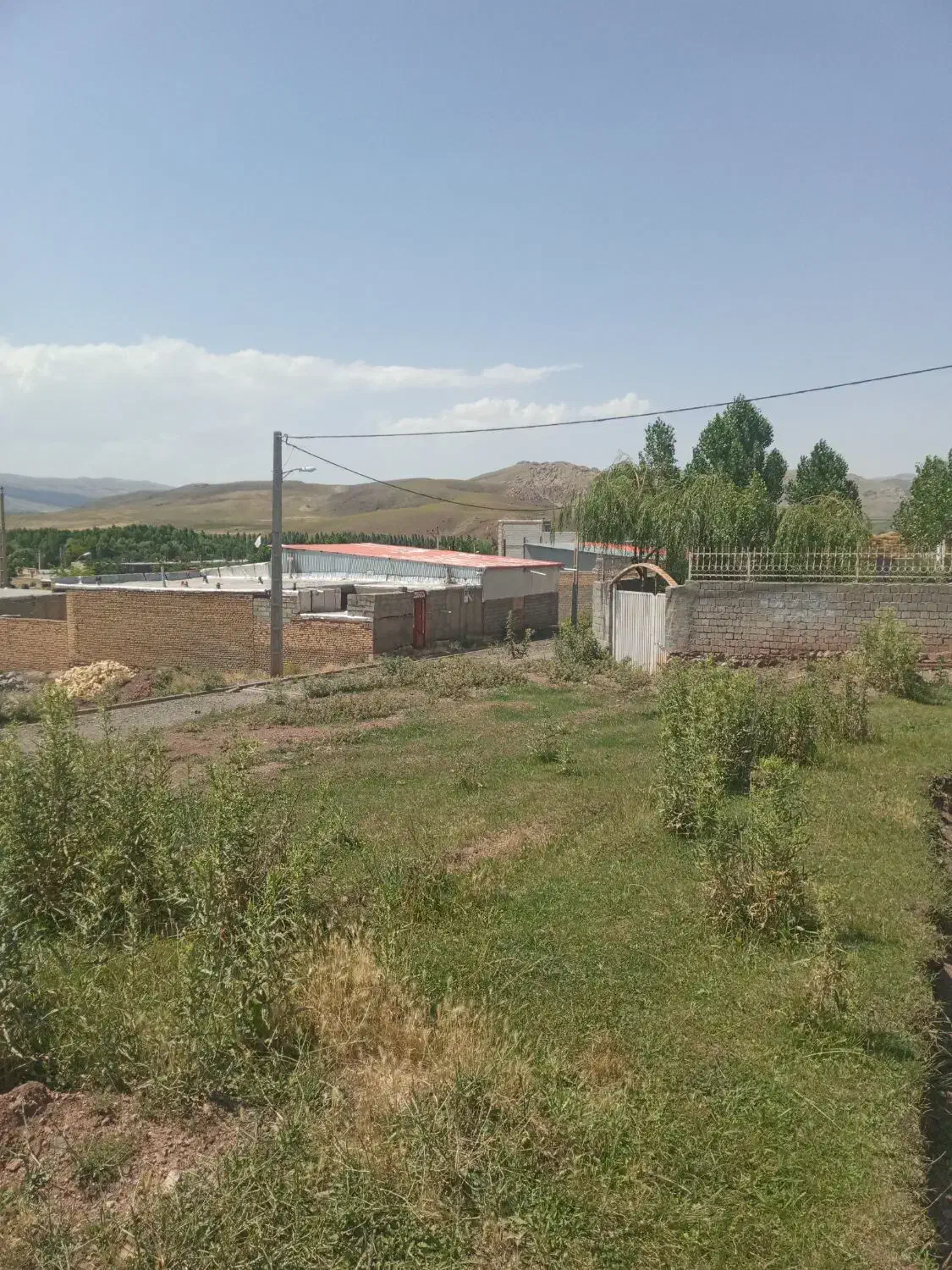 ۱۸۰ متر زمین مسکونی دو نبش سند شش دانگ