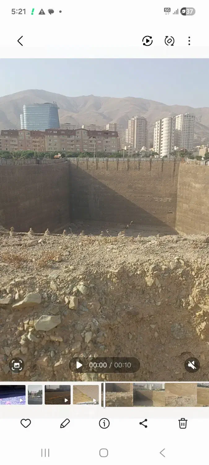 ۹۳۰۰ متر تجاری اداری با پروانه ۲۵ طبقه و گود