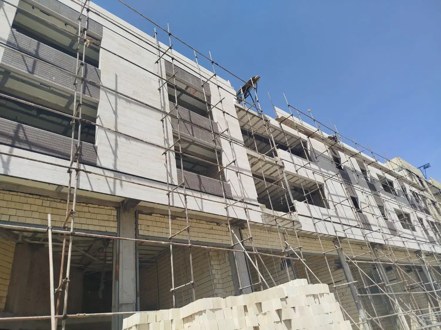 فروش آپارتمان 120متری سهم دو دانگ زمین