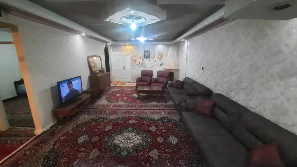 ۱۴۰ متر سه خواب  پارکینگ مشاع و انباری
