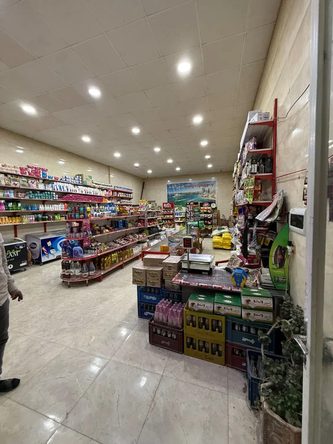 خانه ویلایی و مغازه