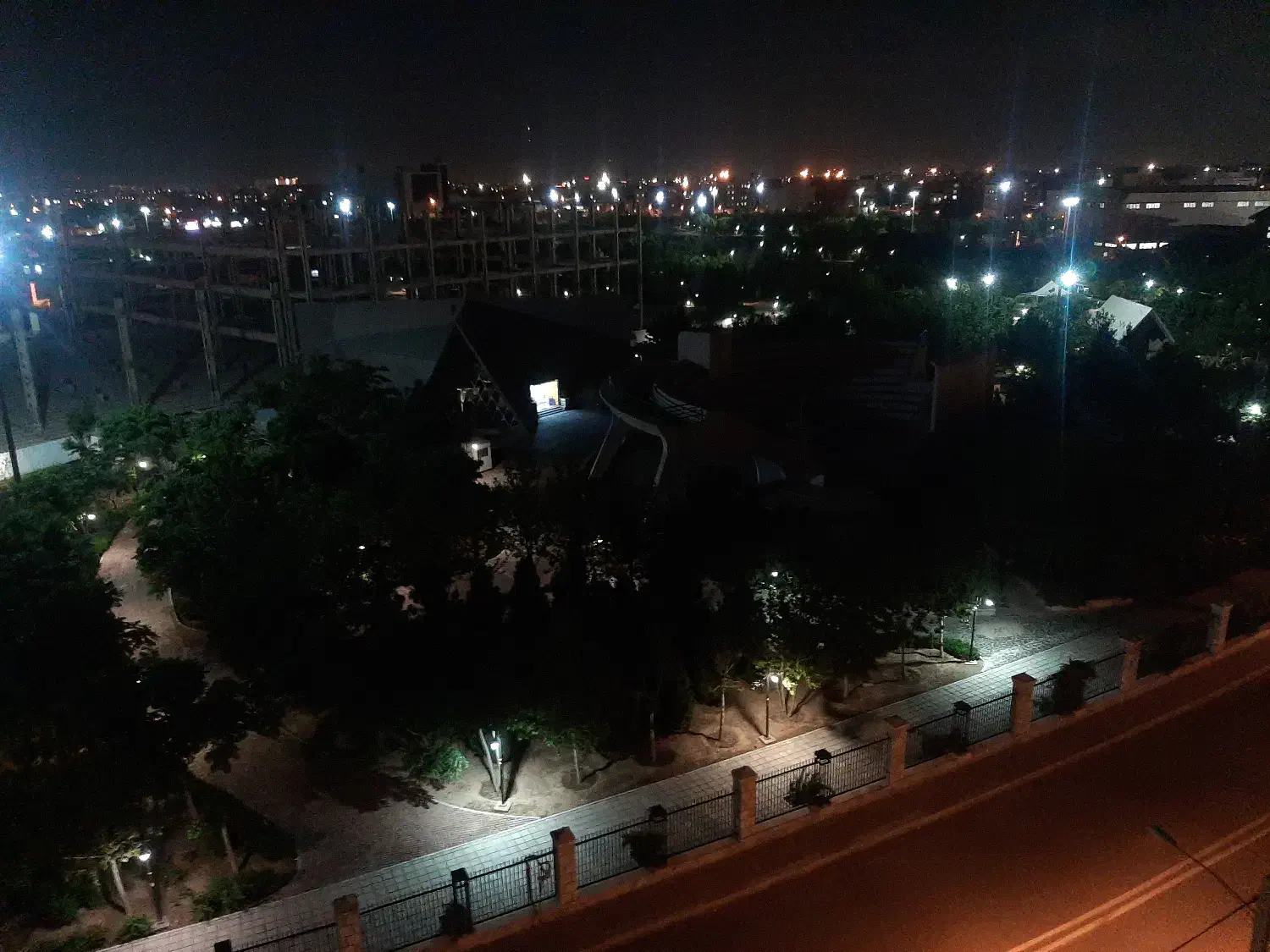 ۳خوابه ۱۳۵ متری فول فول امکانات ویو پارک