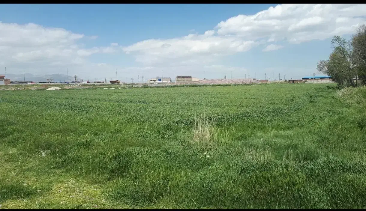 زمین کشاورزی با تمام امکانات و نقشه تفکیکی