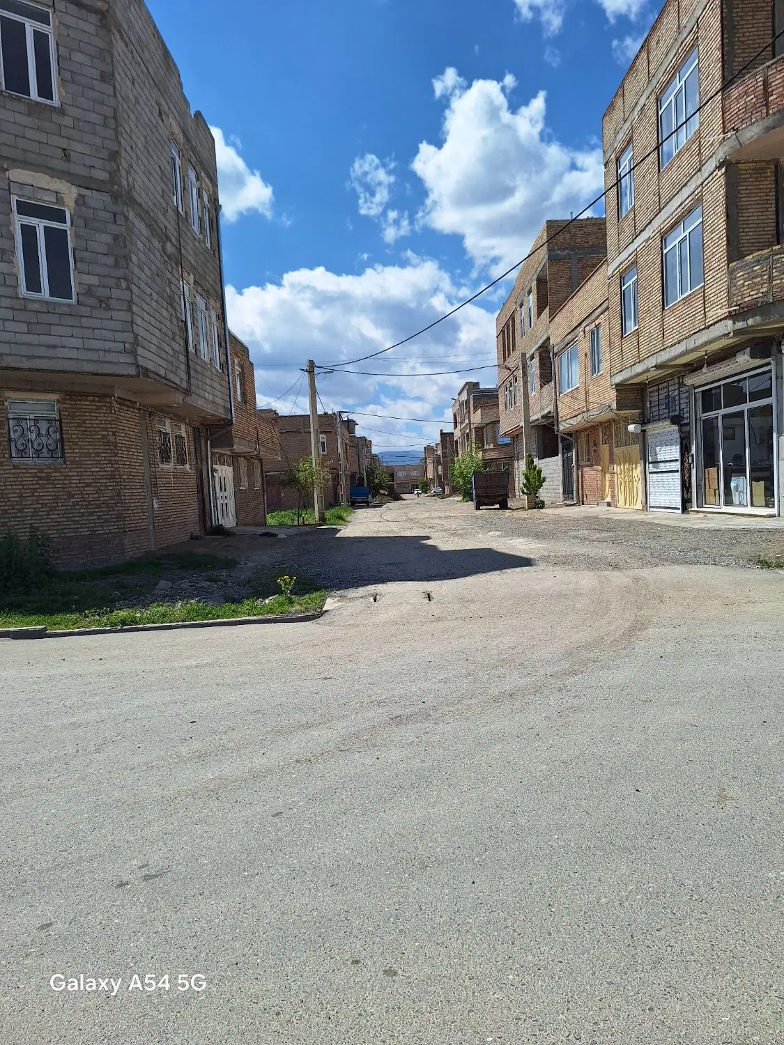 زمین بر خیابان ۱۴متری سدزولا (شهربازی)