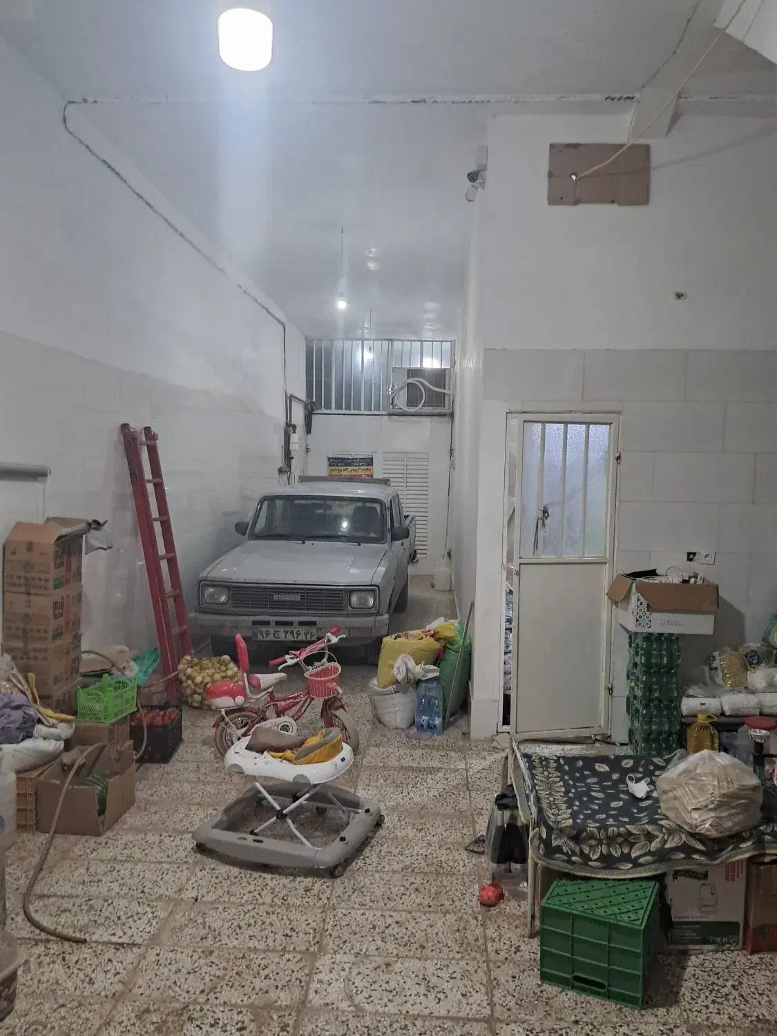 مغازه تجاری و منزل مسکونی شیک