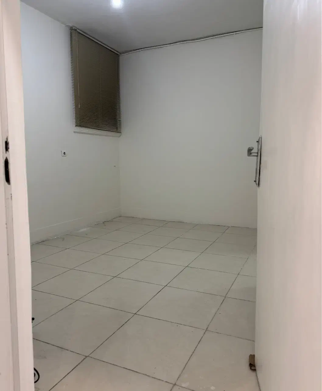اجاره اتاق در دفتر وکالت (همکار خانم)