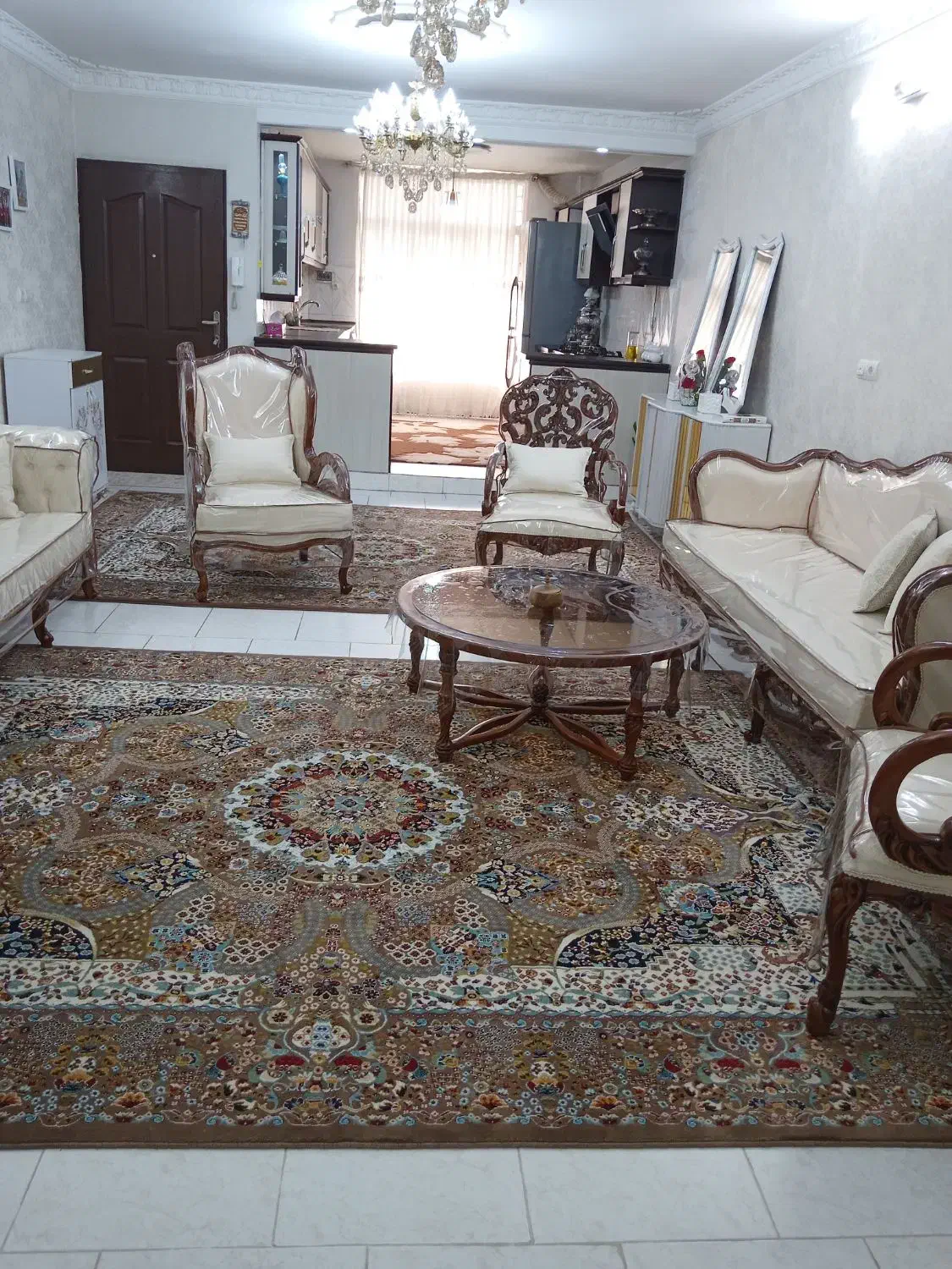 واحد 85متری طبقه اول روی همکف