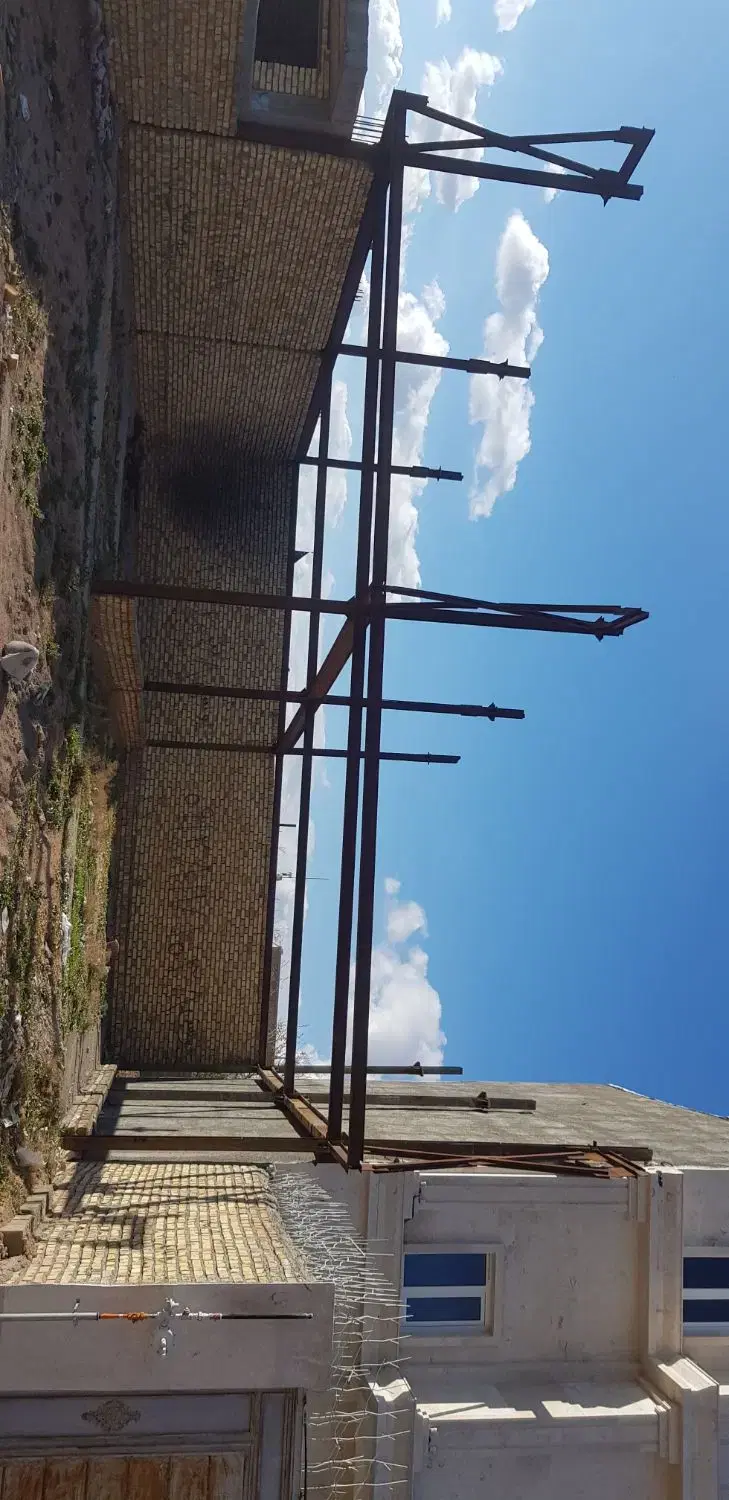 زمین نیمه ساخت
