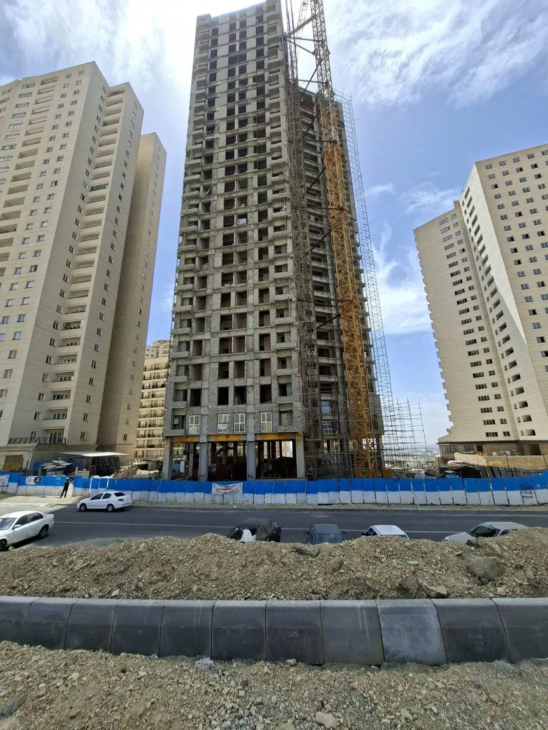 برج فرشته لاکچری درحال نازک کاری