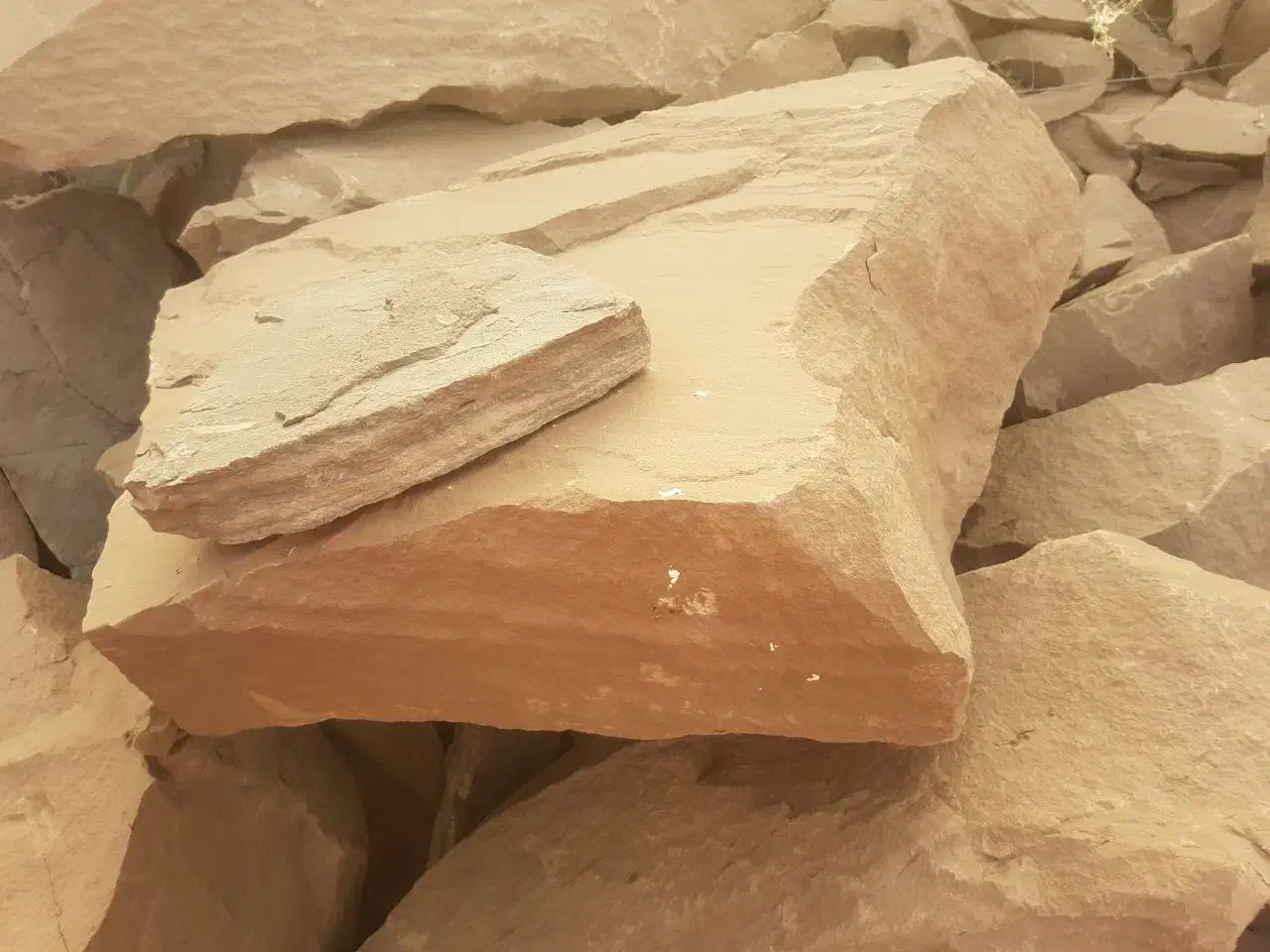 معاوضه معدن سنگ دارای مستاجر ۱۵۰میلیونی باآپارتمان