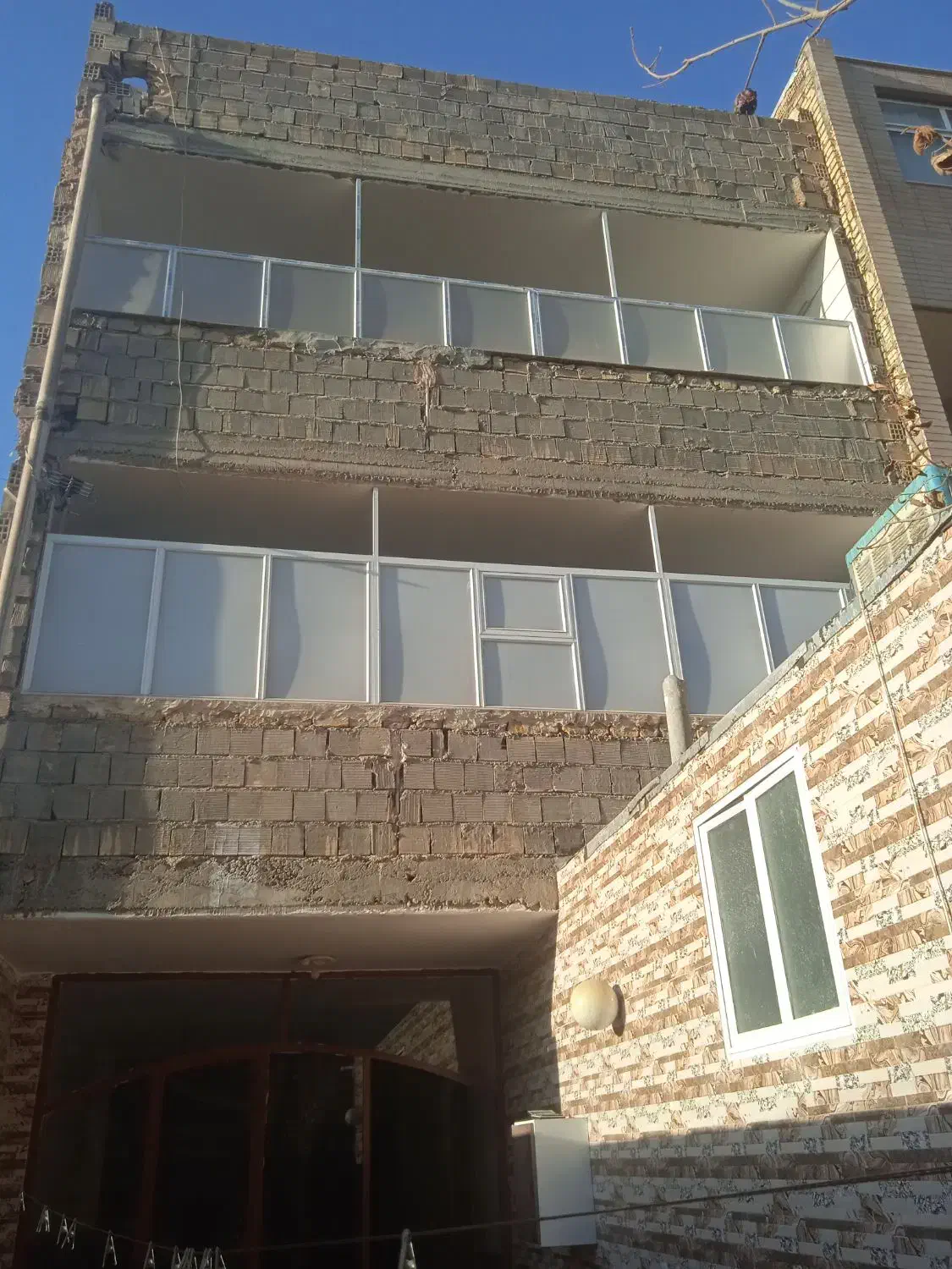 منزل  مسکونی در  رهنان  شیک و  تمیز
