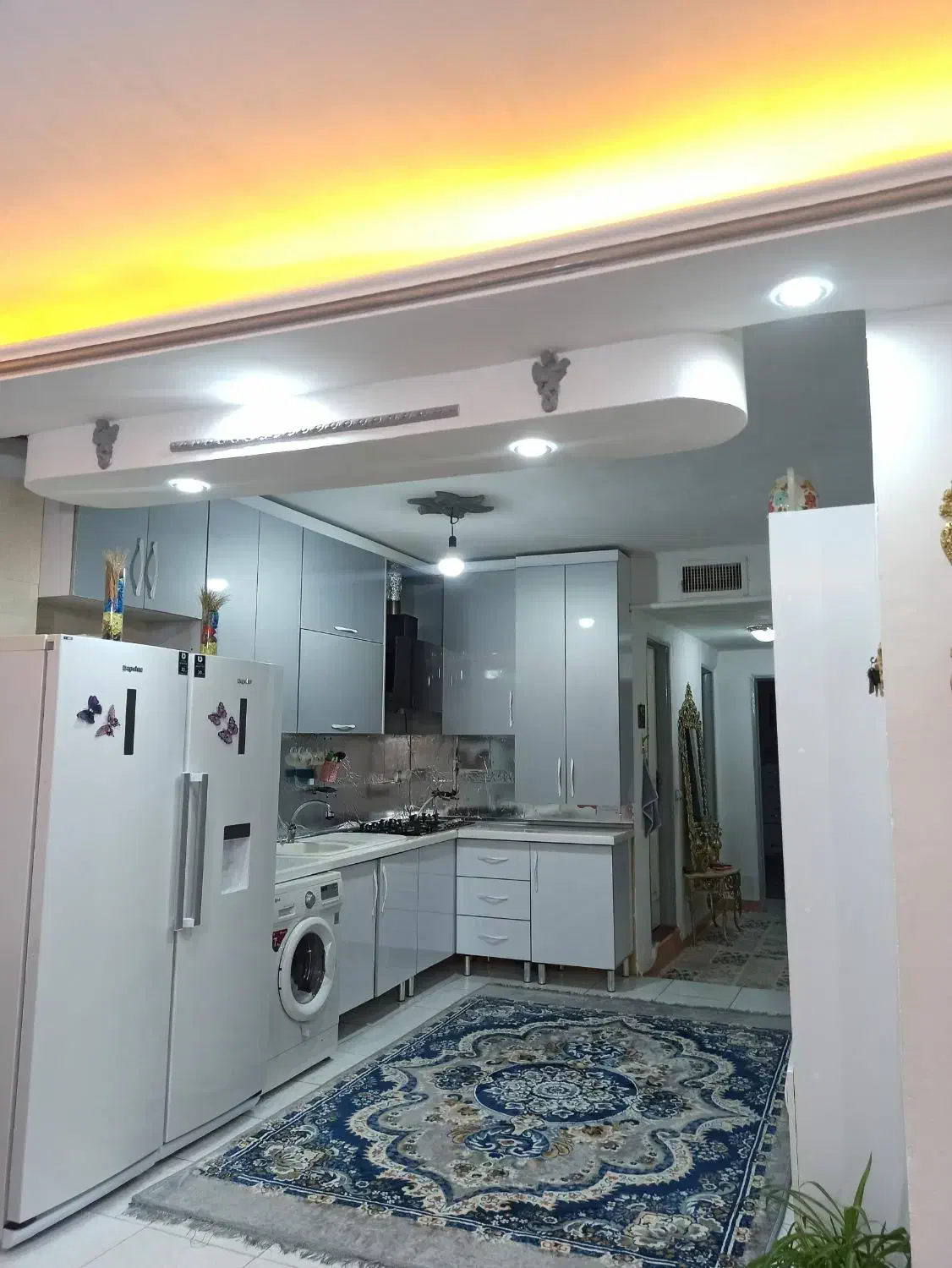 آپارتمان ۹۷متری کوچه  دبیری میدان جمهوری
