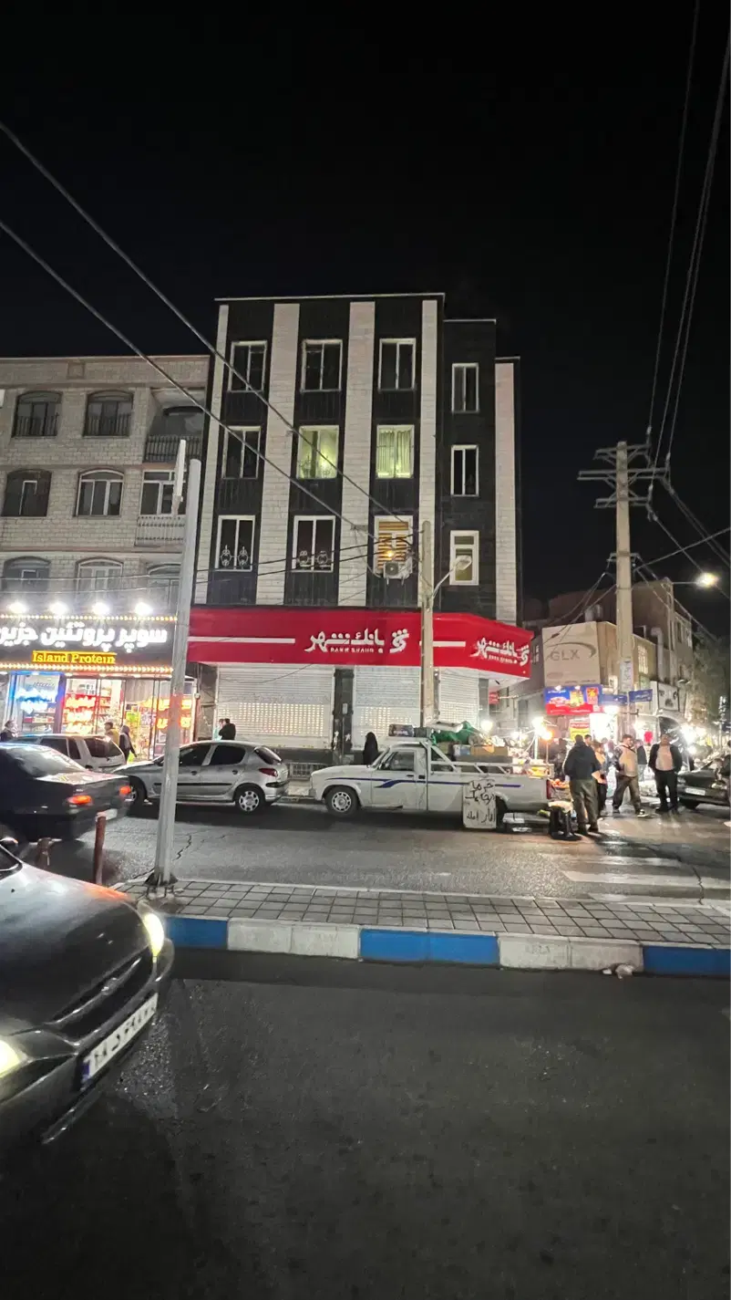 موقعیت اداری مسکونی نبش میدان هشتم شرقی ۷۲ متر