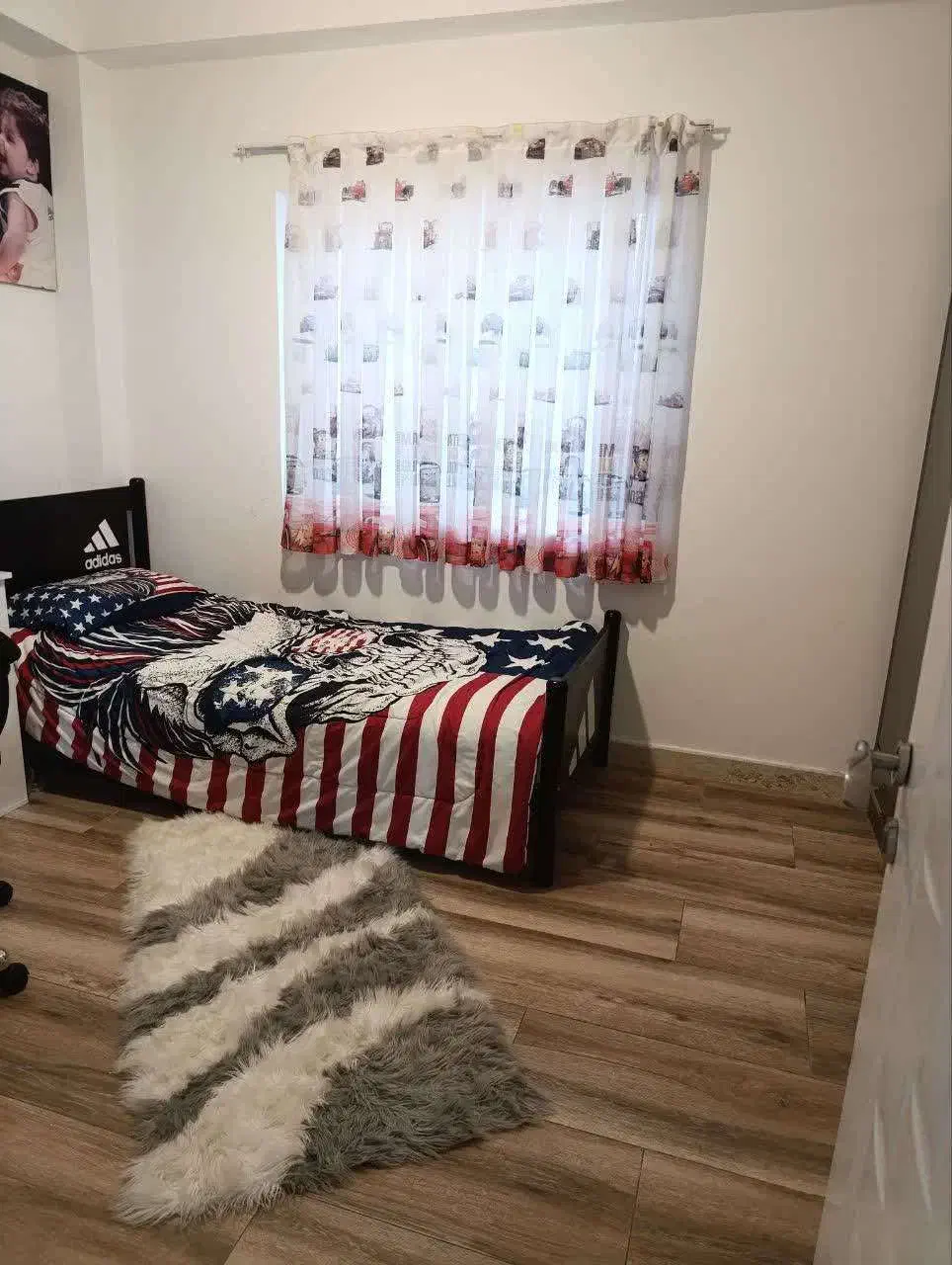 واحد 90 متر سندتک برگ نزدیک خیابان اصلی
