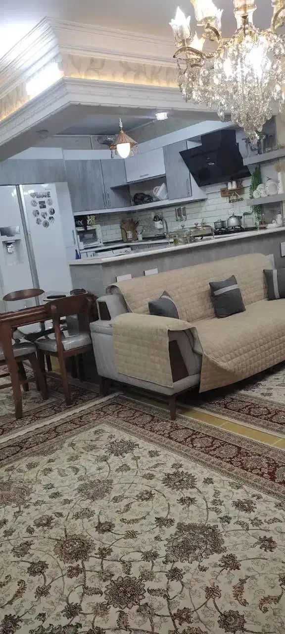 85متری دو خواب فروش فوری