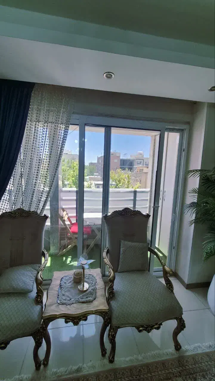 آپارتمان ۹۷متر ۲ خواب دلباز طبقه سوم دستگرده