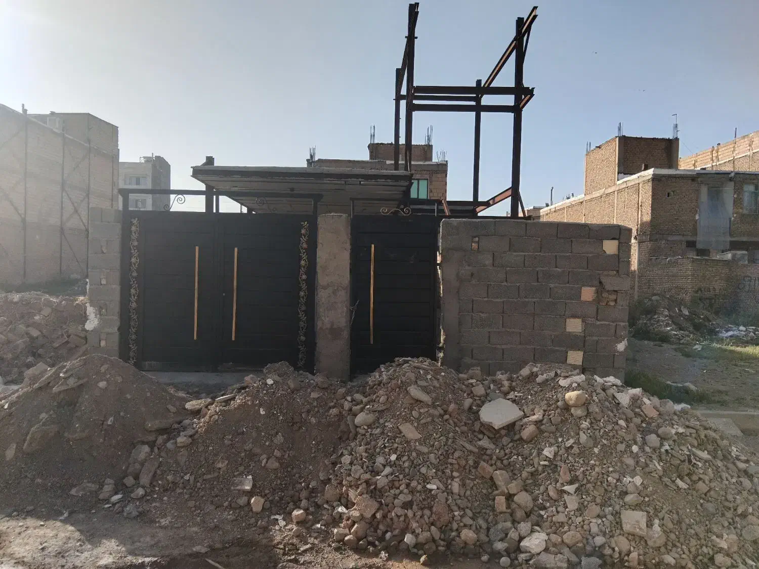 خونه نیمه کاره
