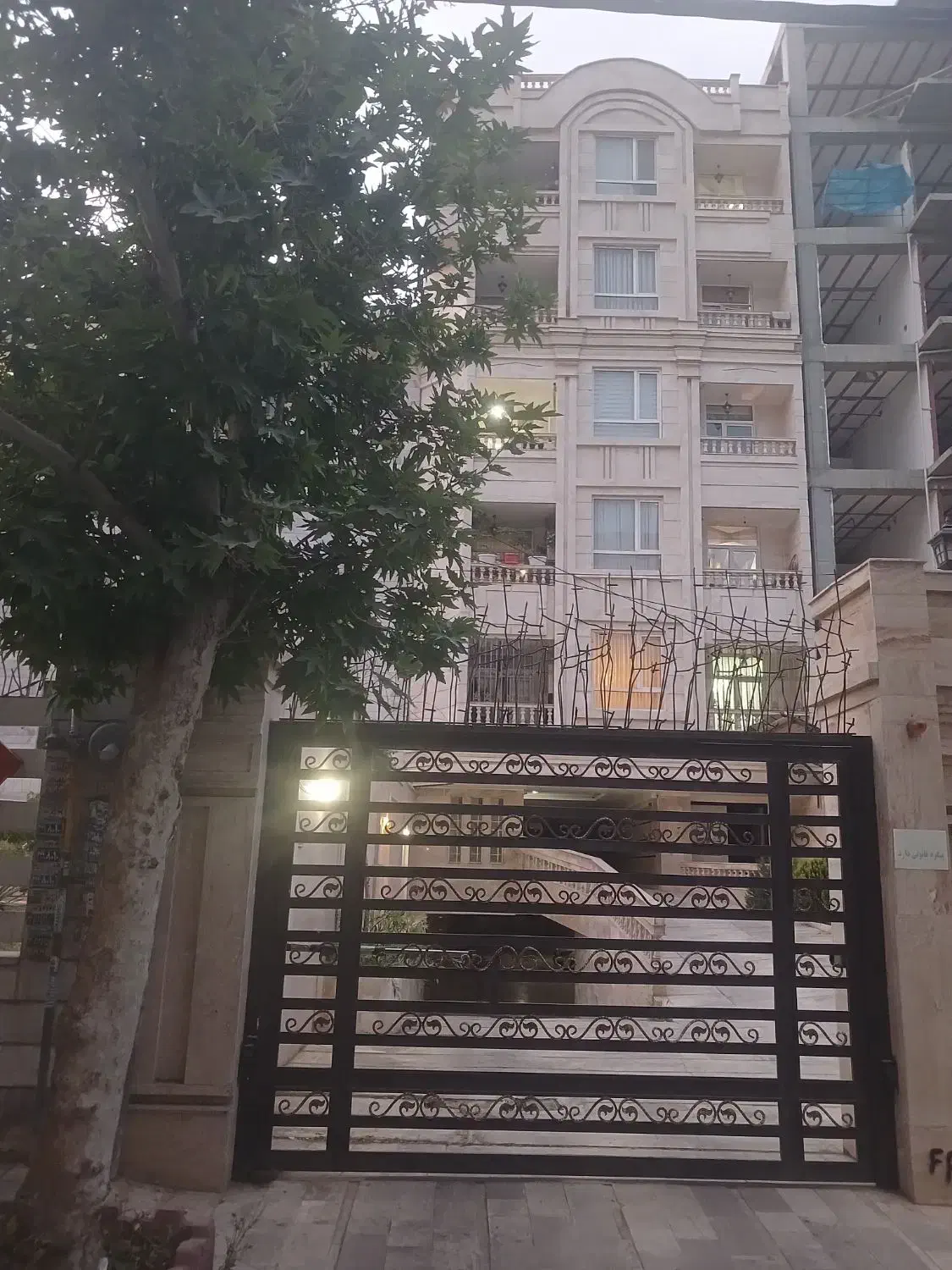 ۱۴۰ متری  رهن واجاره