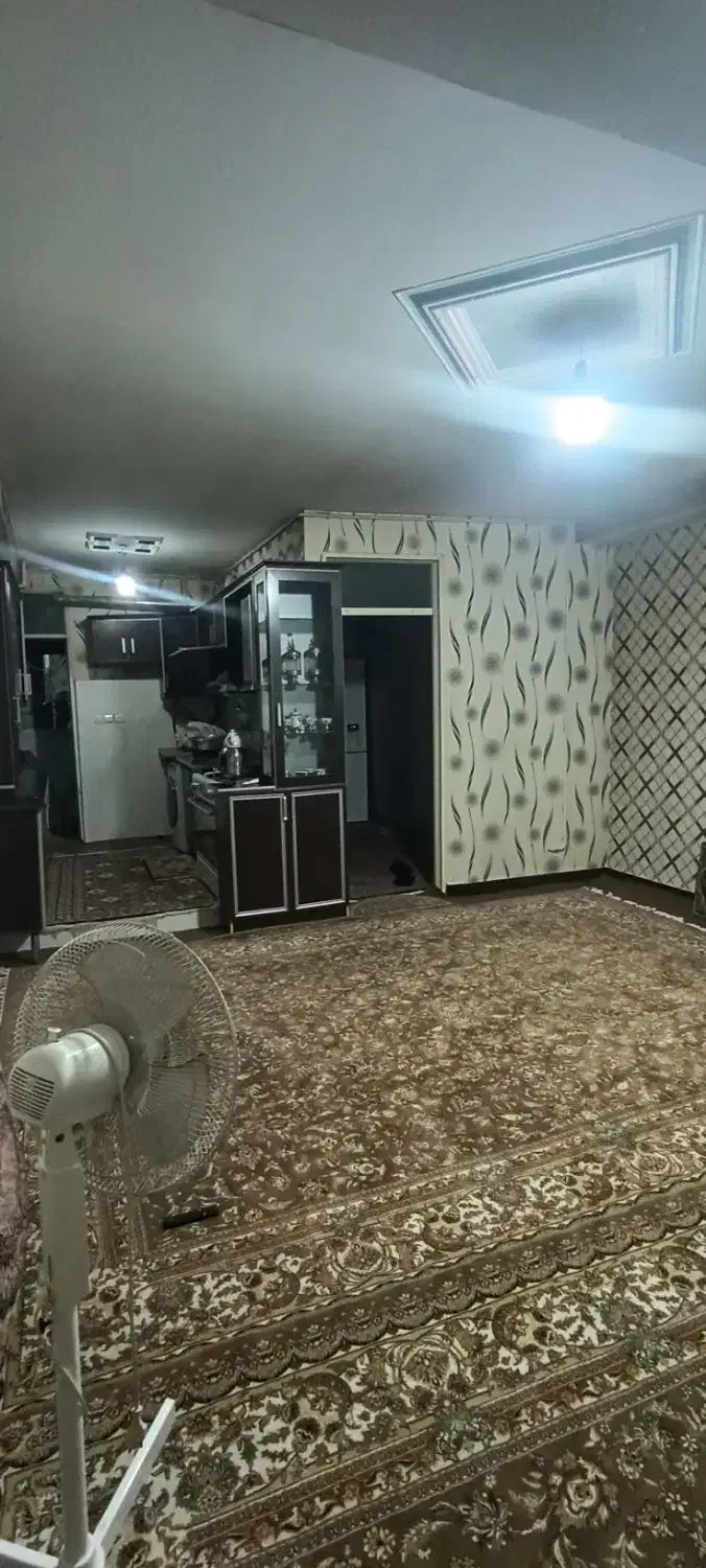 آپارتمان ۷۰ متری  تمیز