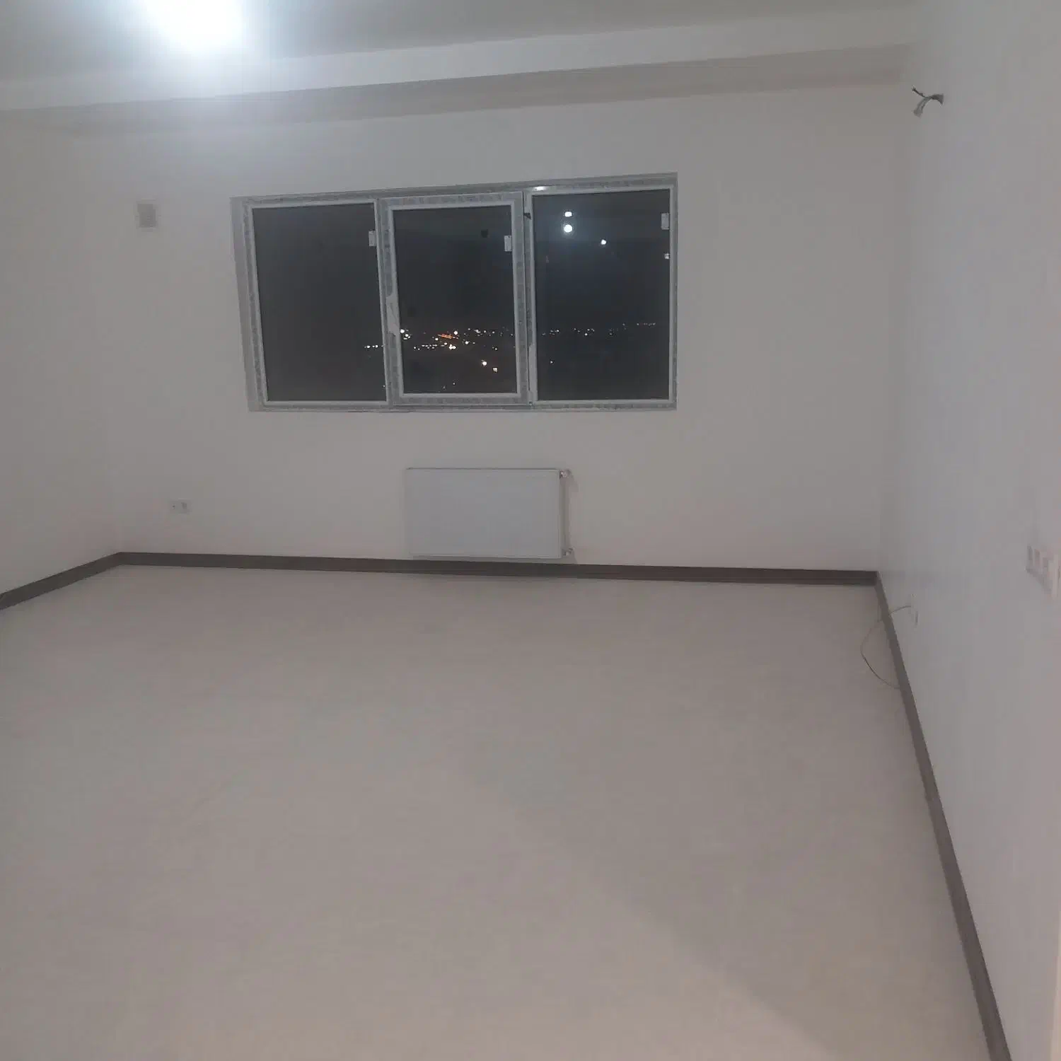 اپارتمان اندیشه ازادشهر ۹۰متر