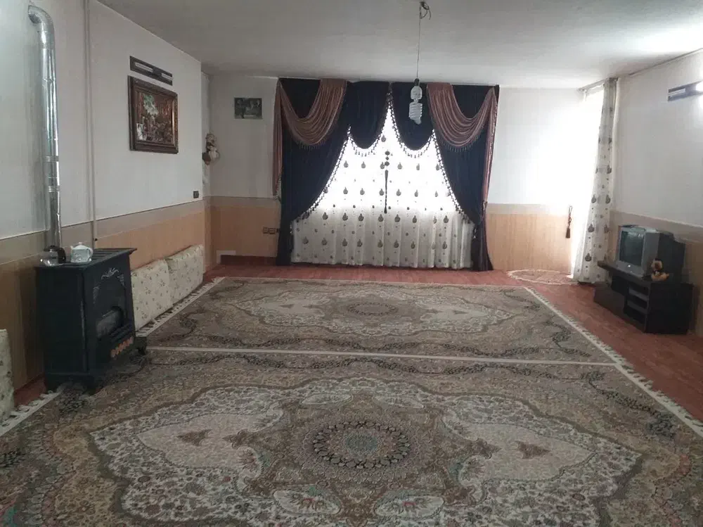 یک اپارتمان 130متری شیک و نو ساز