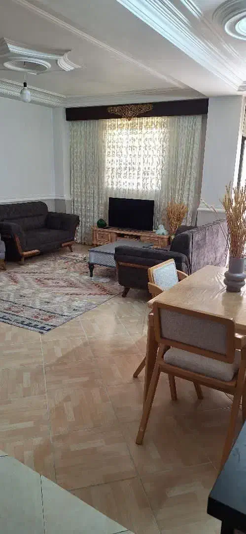 آپارتمان 100 متری میدان مادر