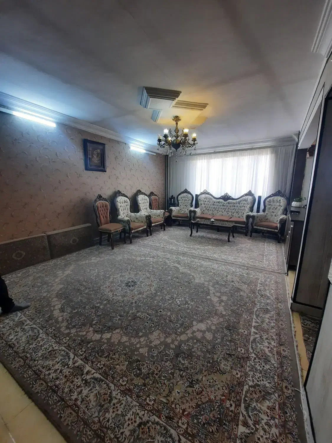 آپارتمان ۱۰۰ متری دو خوابه با پارکینگ اختصاصی