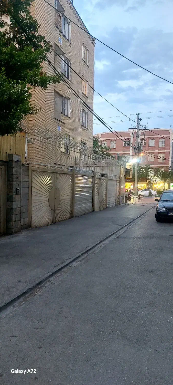 ۷۰۰ متری با پروانه هنرستان