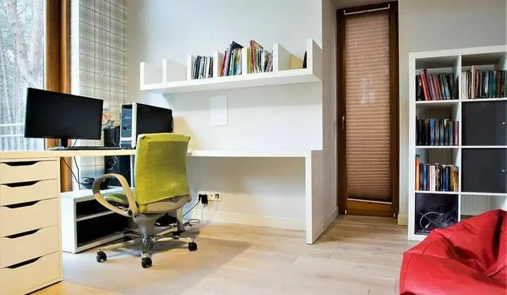 همخونه. خونه ندارم.