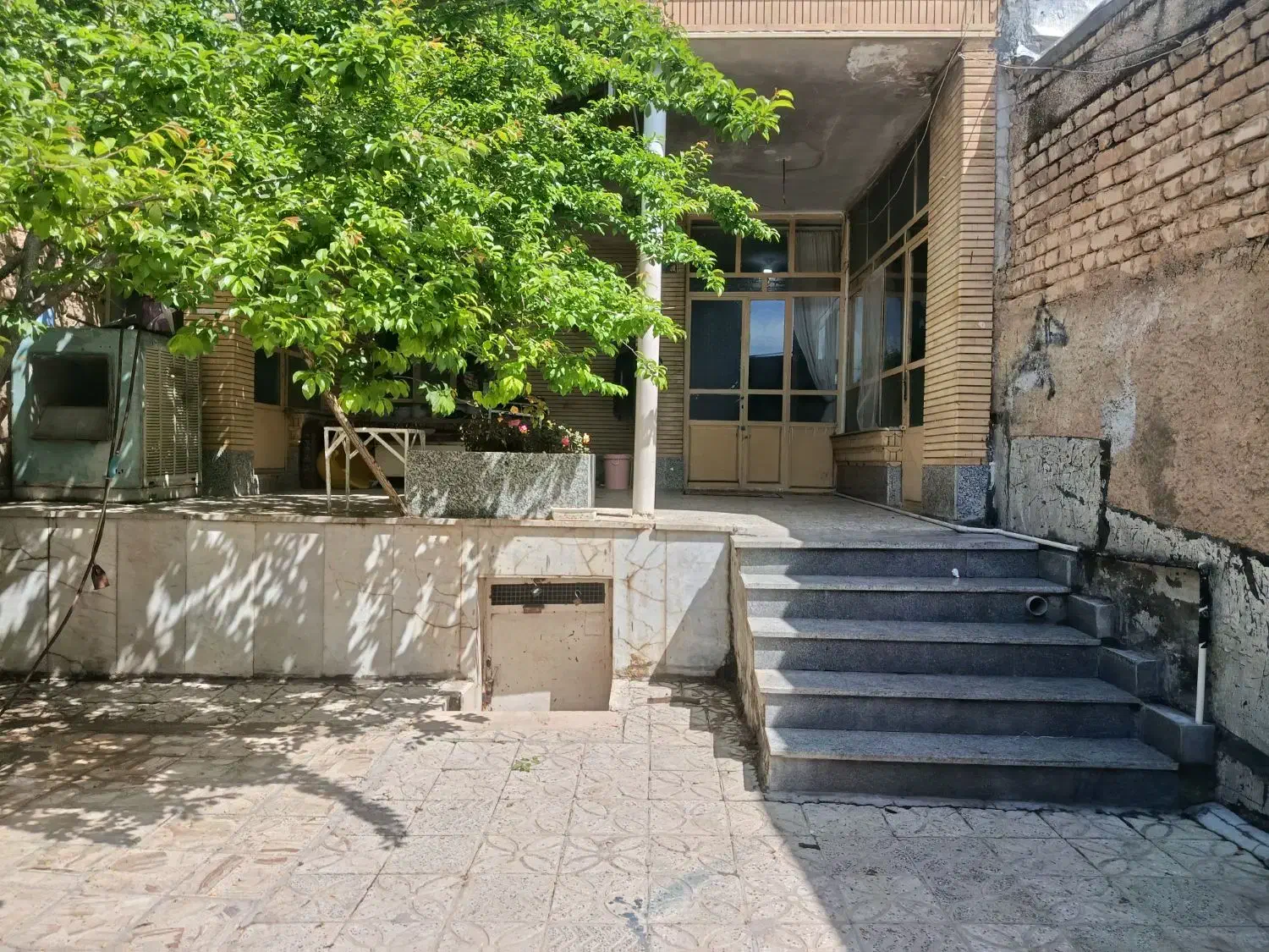 یه خانه کلنگی برای فروش
