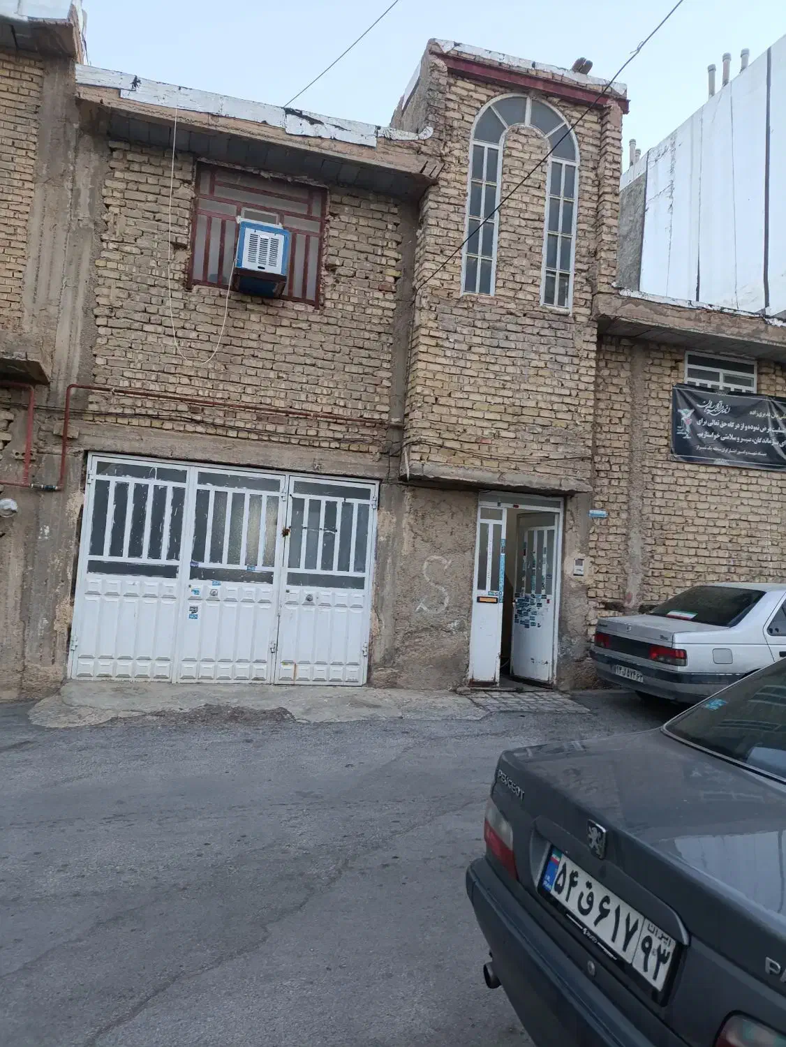 منزل ویلایی 200متری درب ساختمان فاز3میانرود
