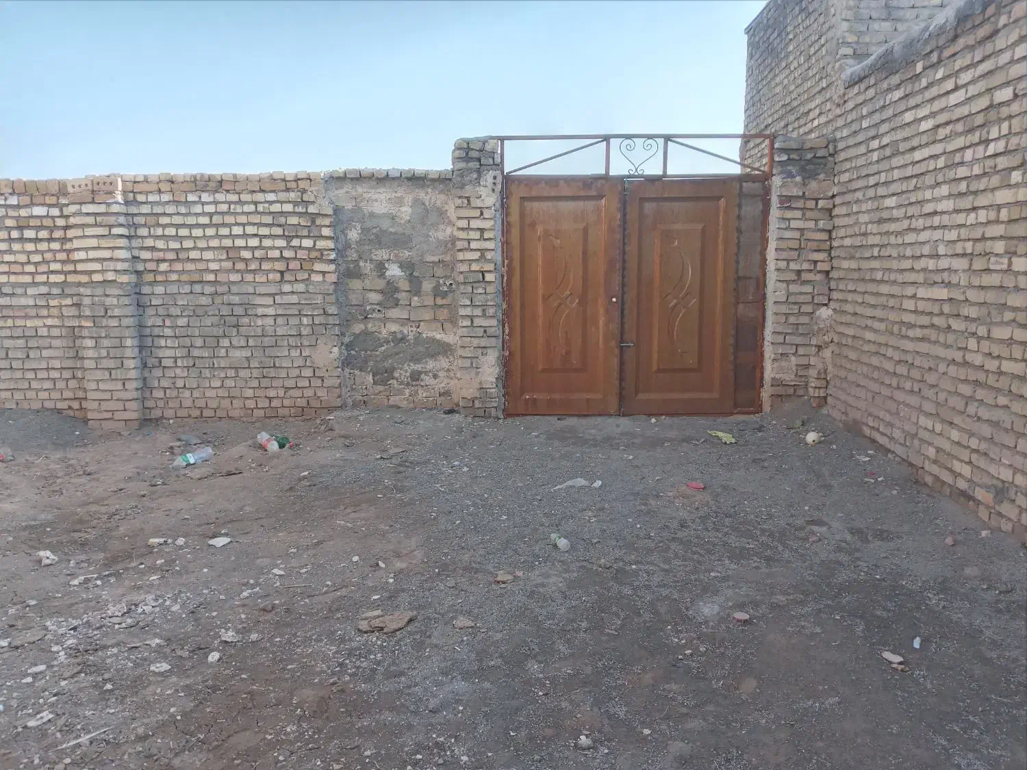 خانه نیمه ساز
