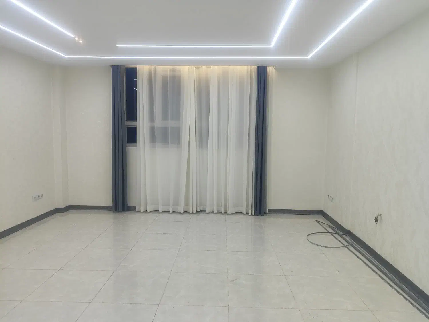 آپارتمان دوخوابه واقعی