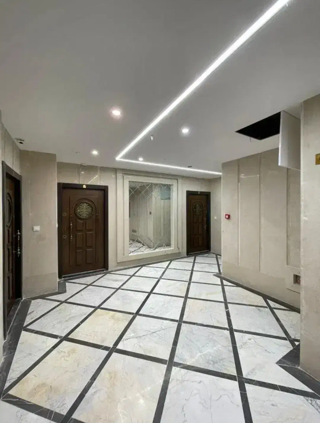 ۱۴۵ متر سه خوابه باملند لوکیشن بینظیر