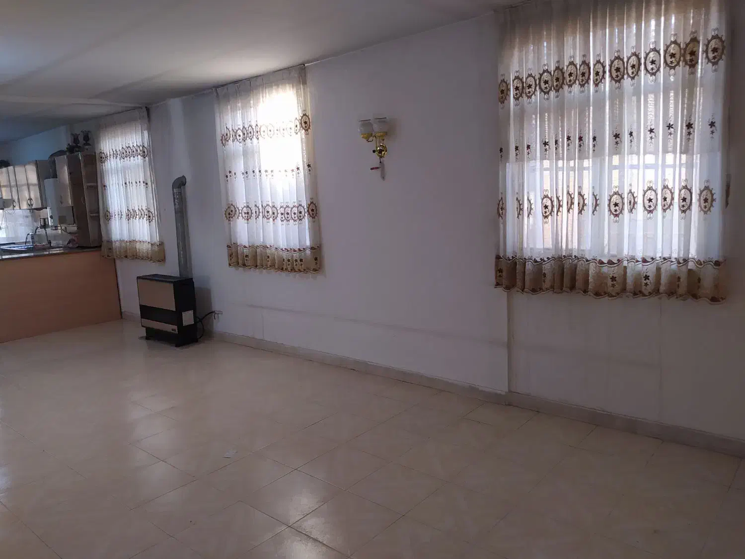 فروش یکجا آپارتمان دو طبقه مسکونی و تجاری
