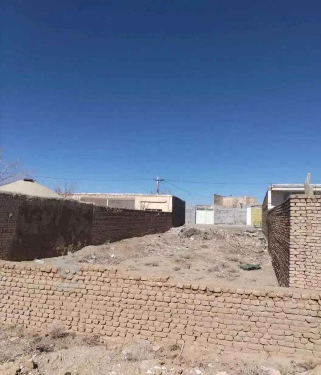 زمین با پروانه