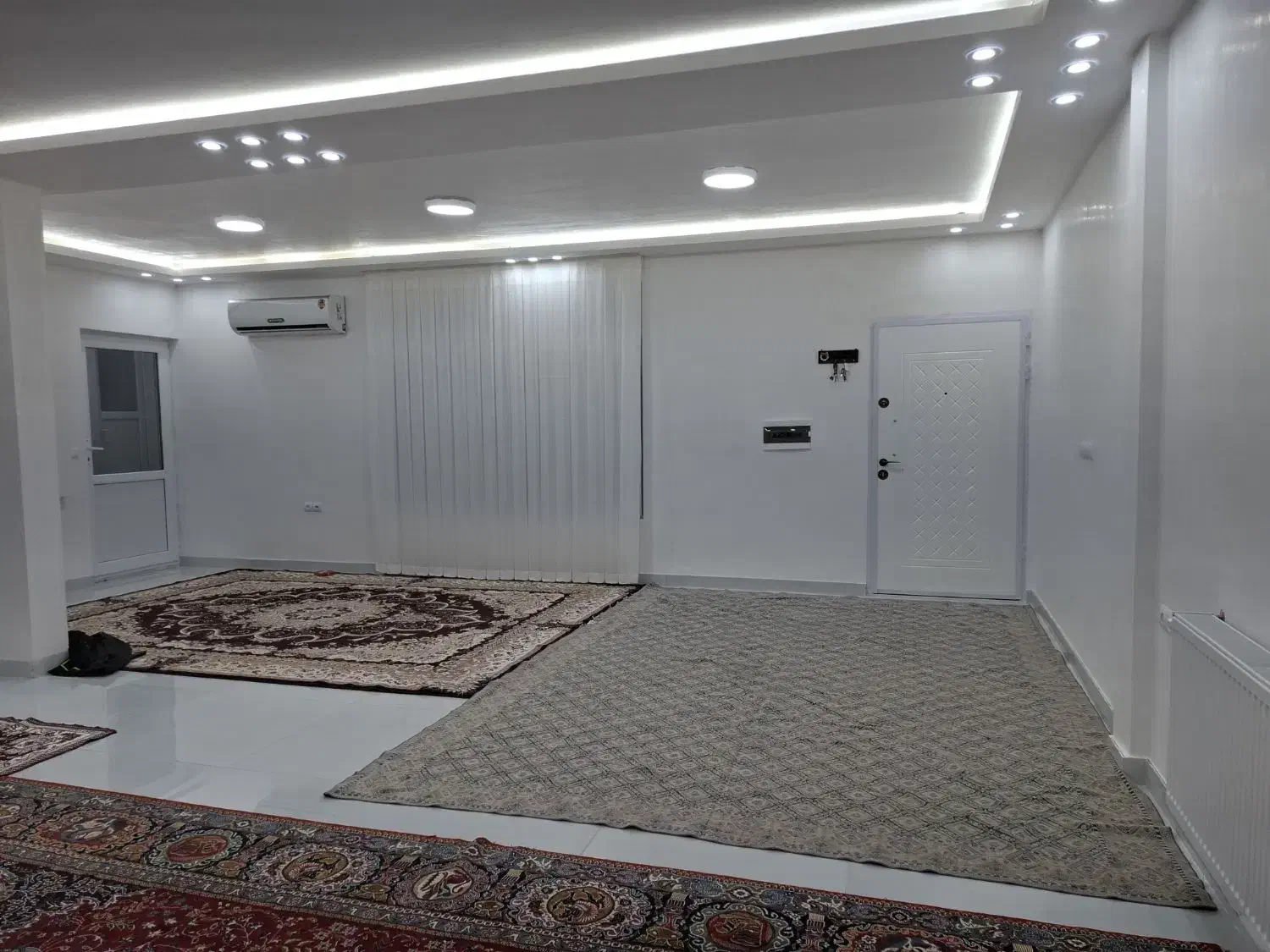 منزل نوساز طبقه دو دره شهر