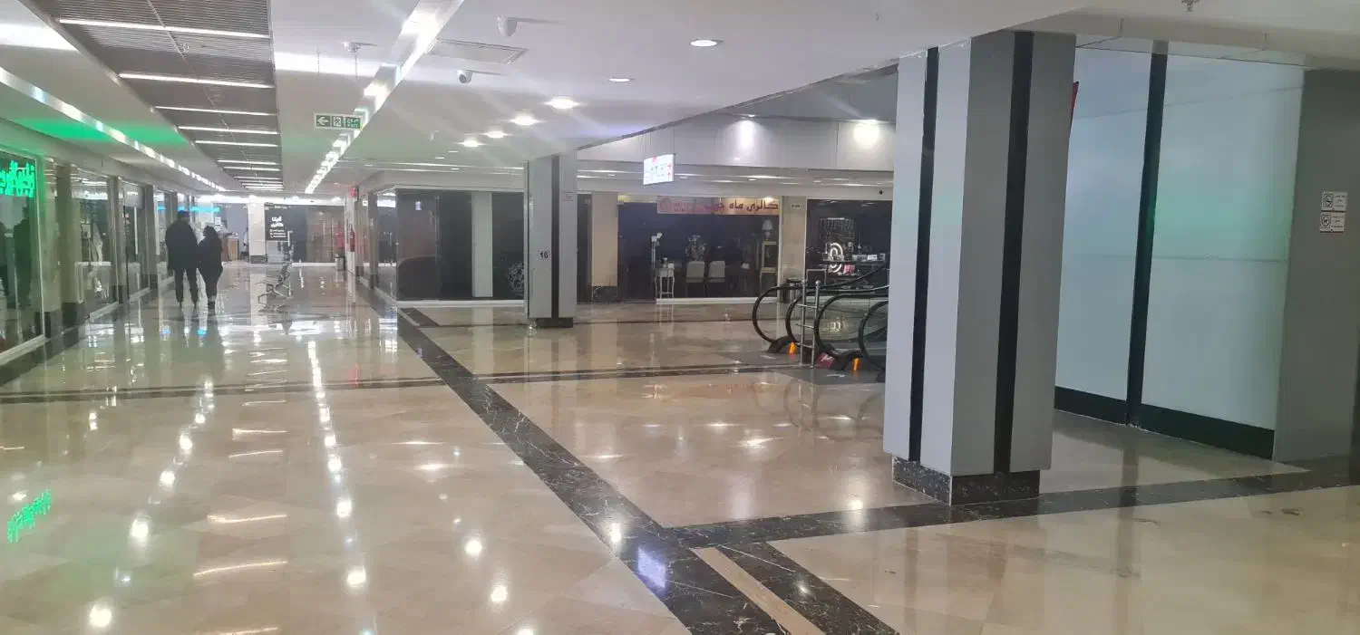 فروش واحد تجاری در مرکز خرید