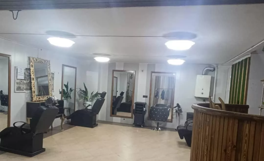 مغازه ۱۱۰ متری( تجاری) بر خیابان اصلی