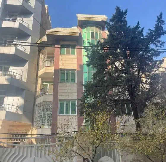 ویلایی کلنگی ۲۳۰متری کوی بندر