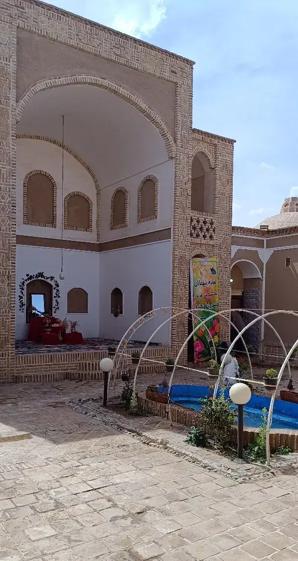 رستوران سنتی واقامتگاه