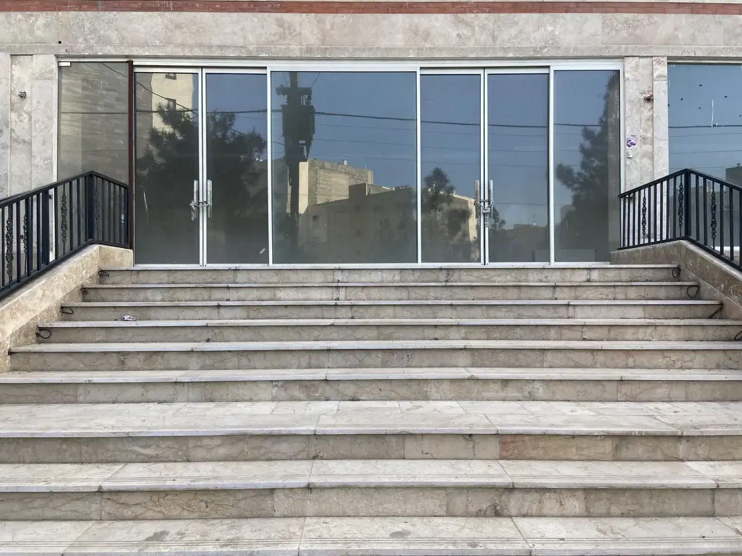 اجاره مغازه حاشیه اقدسیه (۱۳۵ متری)