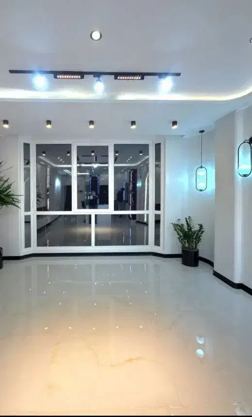 هم خانه خانم