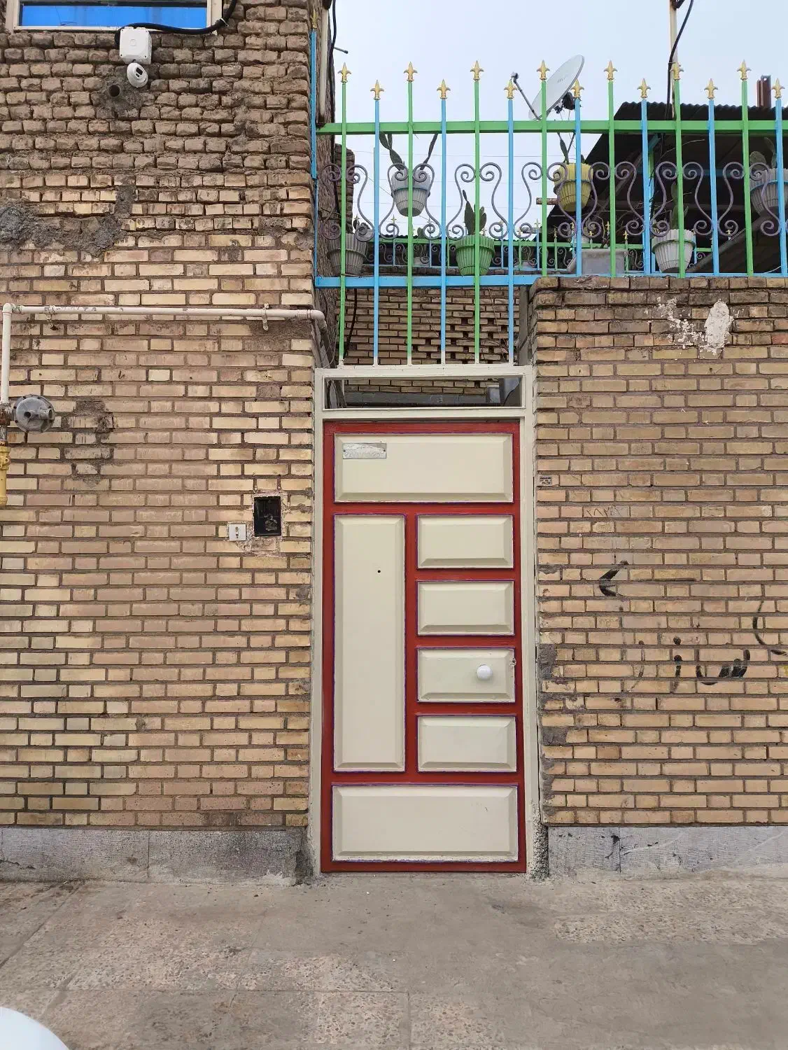 سوئیت 50متری همکف سر خیابان