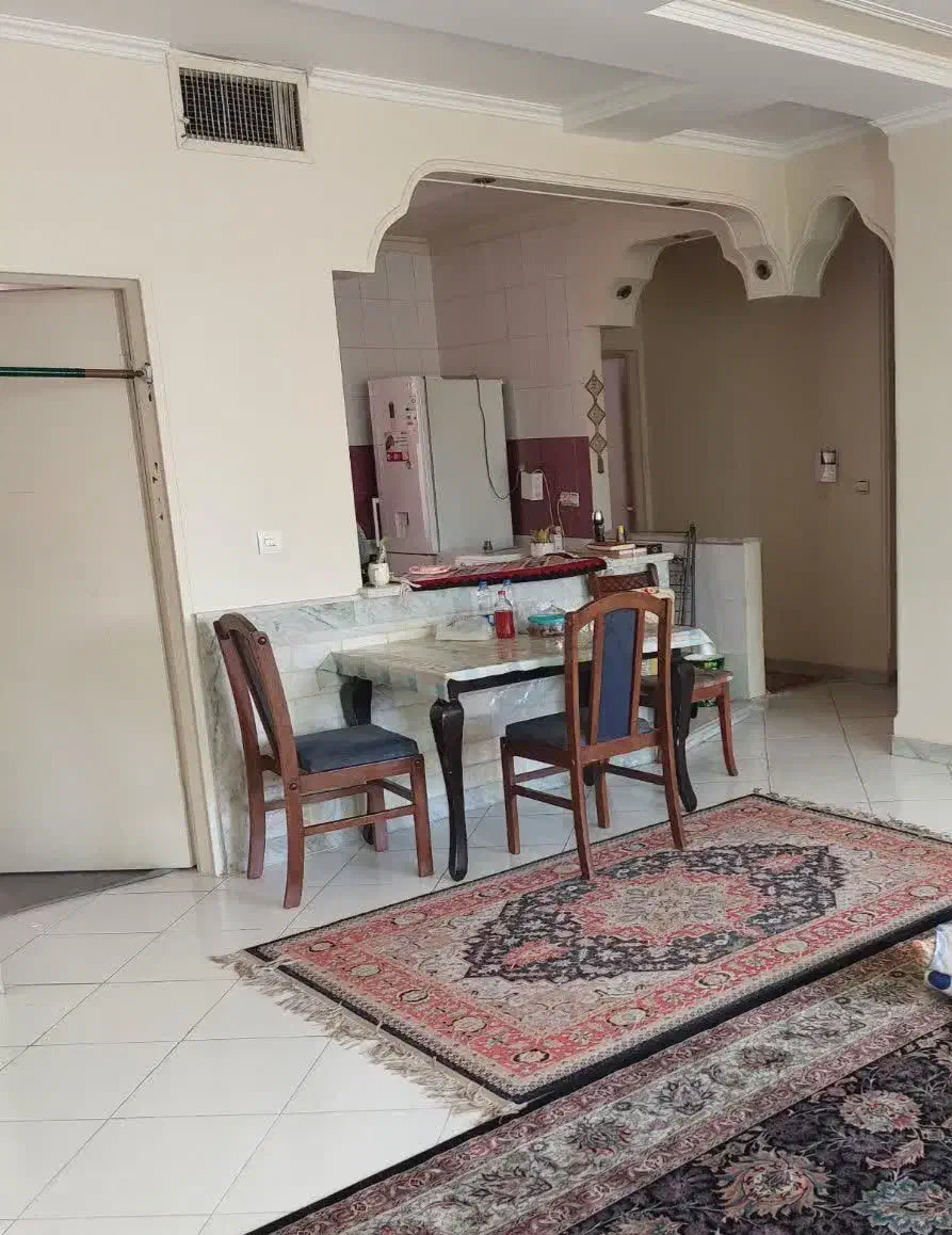 آپارتمان خوش نقشه و نورگیر