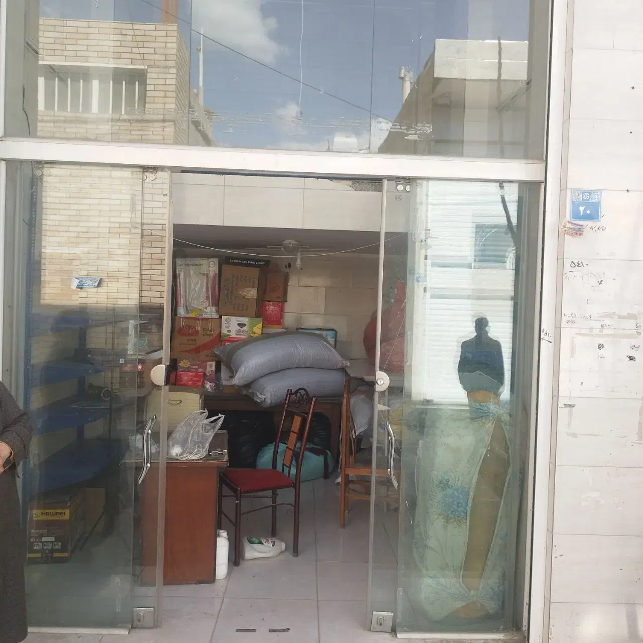 مغازه ۱۶ متری با ۶ متر بالکن