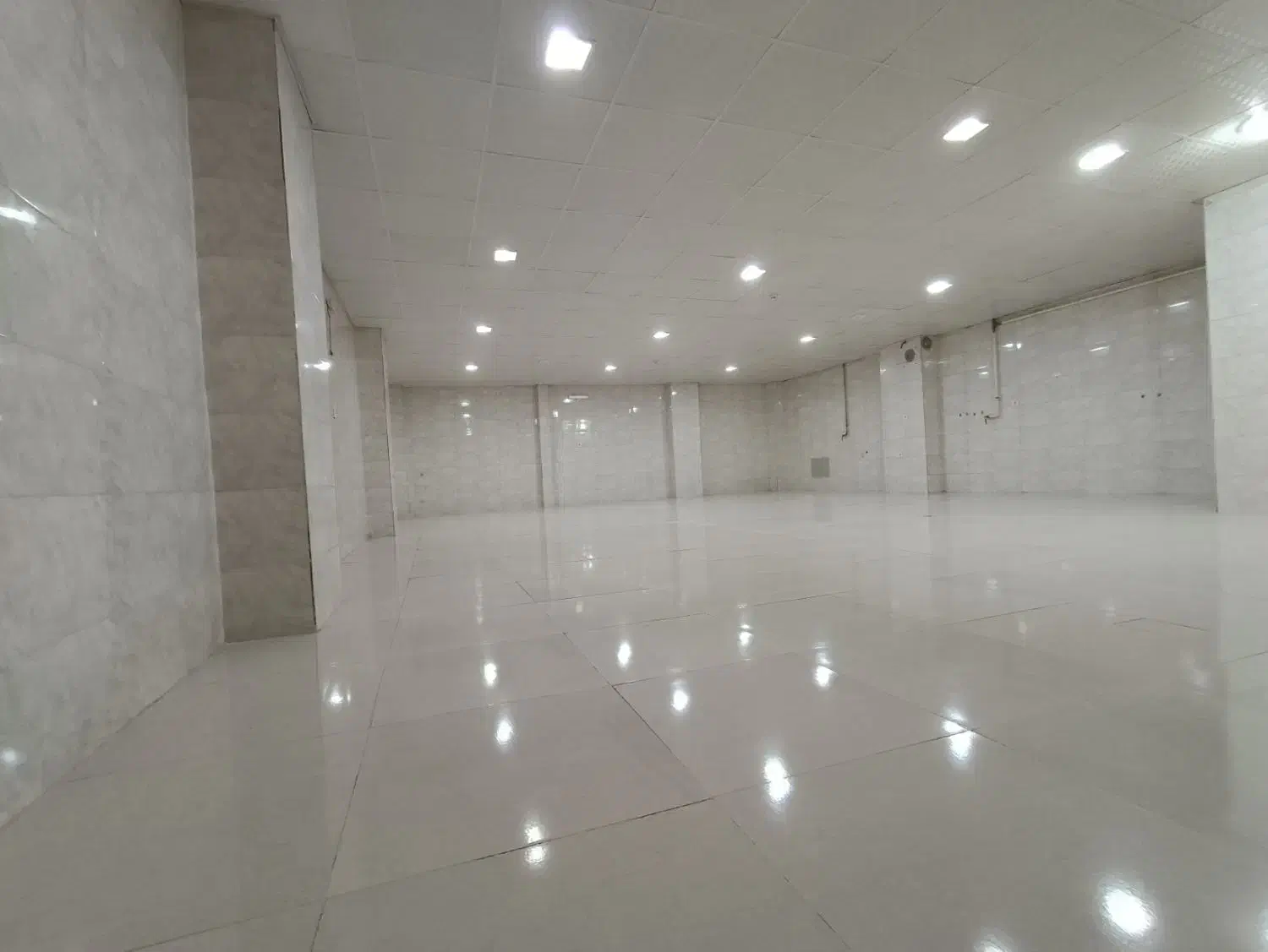 اجاره زیرزمین ۱۰۰ متری، اشرفی لاله، بر خیابان اصلی
