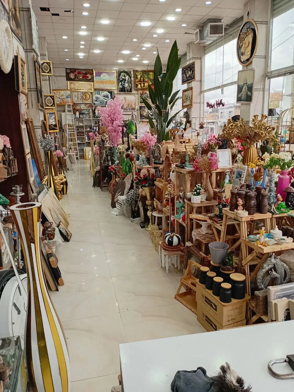 واگذاری مغازه تزئناتی و دکوری