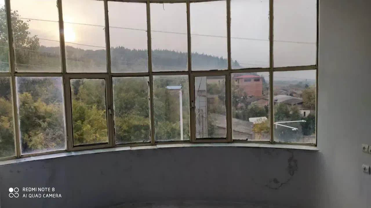 خونه ویلایی تک واحده ۱۵۰متری با سه باب مغازه تجاری