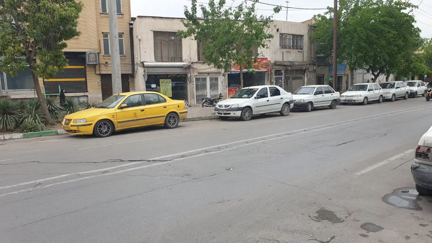 مغازه اجاره حاشیه چهار راه چمن